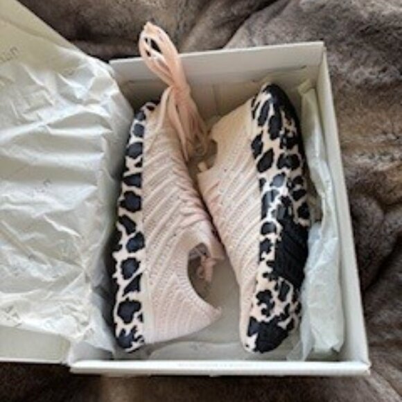 BNIB APL Running Sneaker - Picture 2 of 6